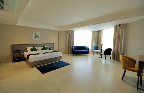 Sulthan Bathery Hotel | Mount Land