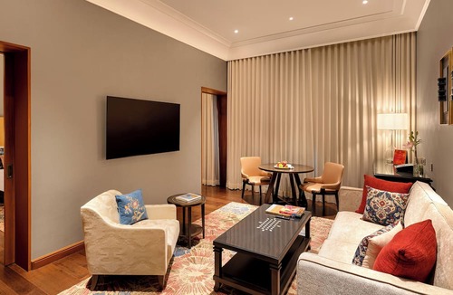 Srinagar Colony Hotel | The Leela Hyderabad Banjara Hills