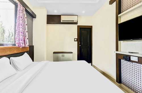 Nerul Hotel | Capital O Hotel Geeta Palace