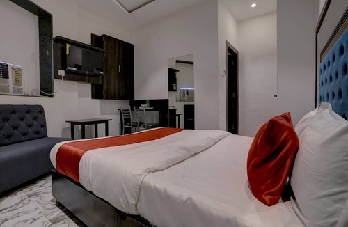 Girgaon Hotel | Hotel Golden Palace Residency