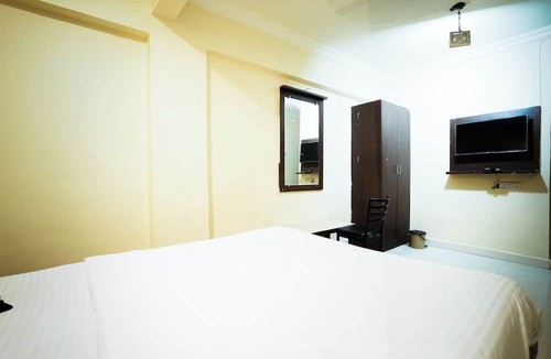 Amarnath Hotel | Hotel Della Comfort near Ambreshwar Shiv Mandir, Ambernath