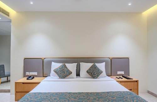 Yadagirigutta Hotel | Hotel Sannidhi Emerald