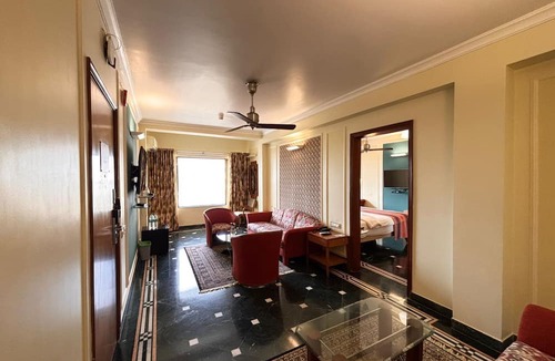 Prabhadevi Hotel | Hiltop Hotel