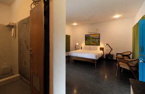 Kamalapur Resort | Hampi's Feathers Resort