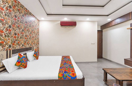 Rajouri Garden Hotel | Via Amazing Guest House