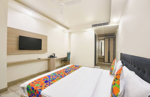 Faridabad Hotel | FabHotel The Rolex Grand - Yatharth Super Speciality Hospital, Sector 20