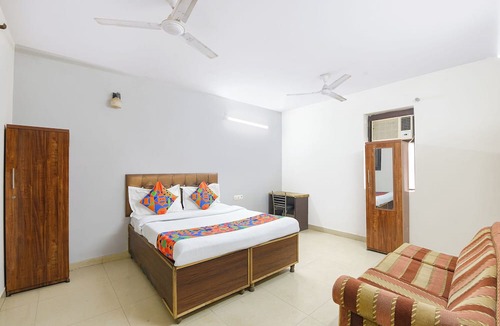 Govindpuri Hotel | Via Cosy Stay