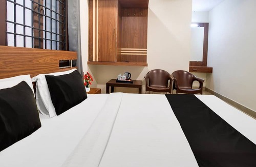 Dabagardens House | Deluxe Hotel Sree Residency