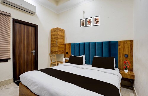 Amritsar House | Collection O Ambedkar Chowk