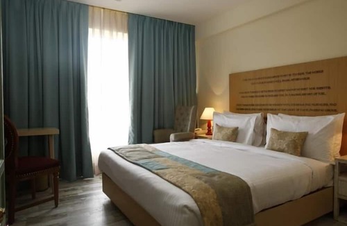 Andheri Hotel | Hotel Aureole