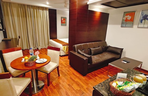 Vellore Hotel | Khanna Fiesta, A Bergamont Hotel - Vellore