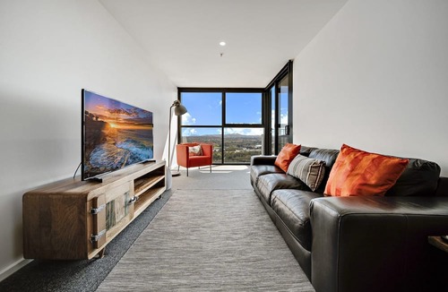 Belconnen Apartment | Chic 1-Bed with Stunning Lake View & Indoor Pool
