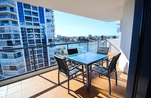 Kangaroo Point Apartment | Dockside Brisbane