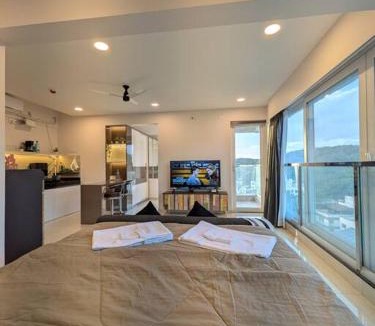 Pashan Apartment | Modern Hill-View Studio Work-Friendly Pashan