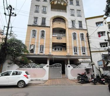Lakdi Ka Pul Apartment | Heart of the city & City Center