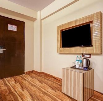 Naraina Hotel | Hotel Palm Grand At Luxury Naraina New Delhi - Couple Friendly Local IDs Accepted
