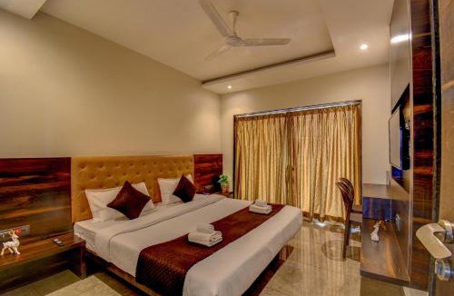 Wai Hotel | Holiday Plus
