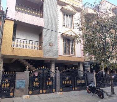 HSR Layout House | Flickstays Flora