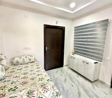 Ramachandrapuram Apartment | Vididhi by N - 1BHK Retro Stay