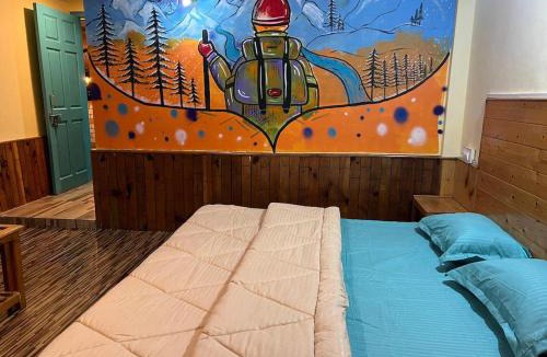 Vashist Hotel | Wander Nest Manali Luxurious rooms with mountain and river view