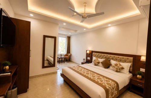 Tapovan Hotel | Sitara Premium Dhakad Gold, Near Lakshman Jhula, Tapovan