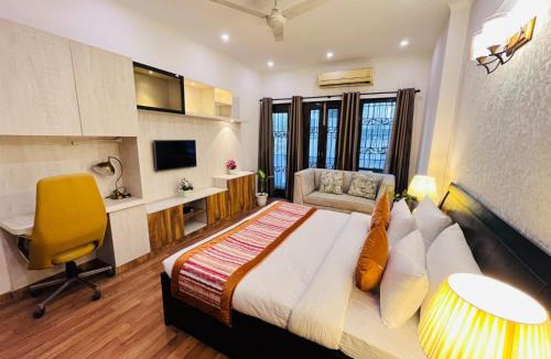 Safdarjung Enclave Hotel | The South Manor Residency Safdarjung Enclave