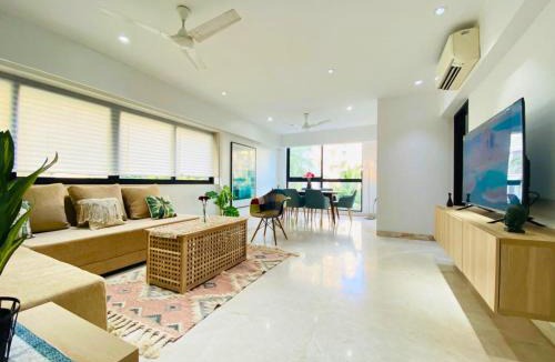 Bandra West Apartment | Kakad Classic 5, 16th Rd, Pali Village, Khar West by Connekt Homes