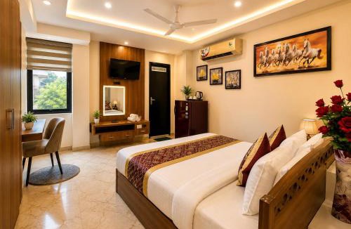 Hauz Khas Village Hotel | Kasa Stay Hauz Khas