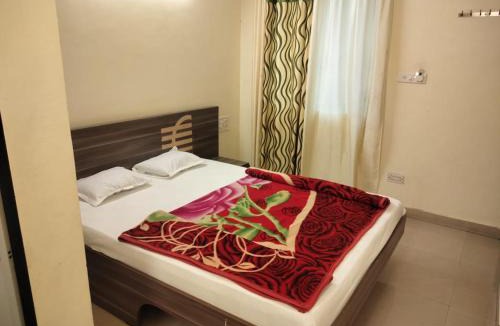 Mahabaleshwar Hotel | Hotel rosewood plaza - Mahabaleshwar , Couple & Family Stay Rooms with Free Wi-Fi