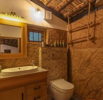 Alattur Cabin | The Oneness Living- Seasonal Heritage stay with Tholpaavakoothu nights