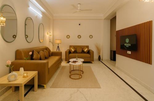 Banjara Hills Apartment | The Hidden Gem - One BHK Full Furnished With Canopy, Kitchen, Hall, Wifi and AC
