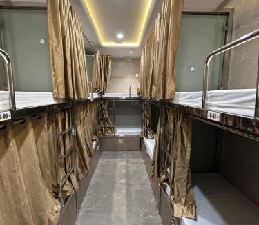 Santacruz West Hotel | Hotel Le Glance Rooms & Dormitory