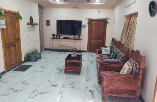 Bhimavaram Apartment | Yerramsetti Vaari Homestay, Full 3BHK, AC Rooms , Kitchen Access Self Cooking