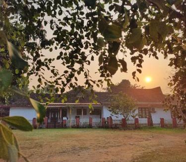 Perumbaikad House | Akkara Homestay