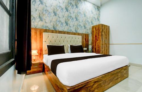 Amritsar Hotel | Collection O by OYO Ishwar Nagar Near Golden Temple Formerly Chahal Residency