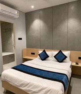 Goregaon West Hotel | Hotel Golden Suites - Near Nesco