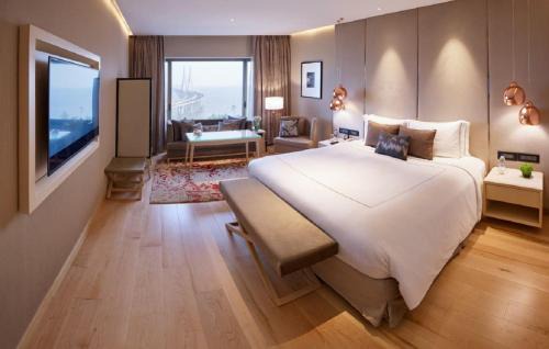 Bandra West Hotel | Taj Lands End