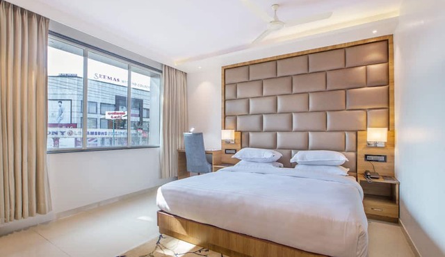 Aura One Hotel