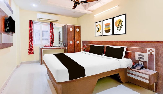 Deluxe Madhura Inn