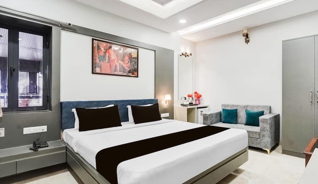 Deluxe Shiv Hari Heritage