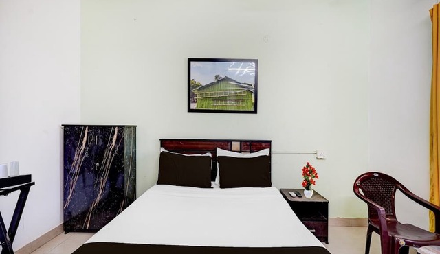 Deluxe Guna Residency