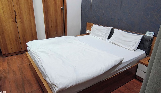 HOTEL CENTER POINT in Halvad