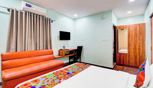 Via Emara Inn - Lalbagh Botanical Garden