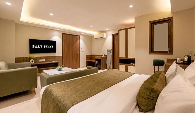 Saltstayz Premier - Paschim Vihar