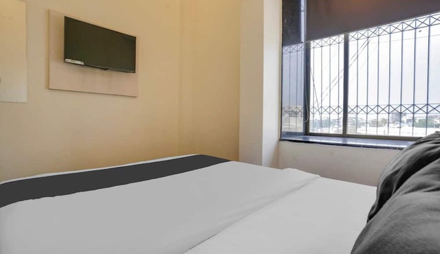 Cozy Stays at Ville Parle Mumbai