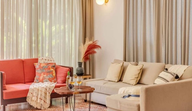 Stylish 2BR w Pool Near Candolim and Coco Beach