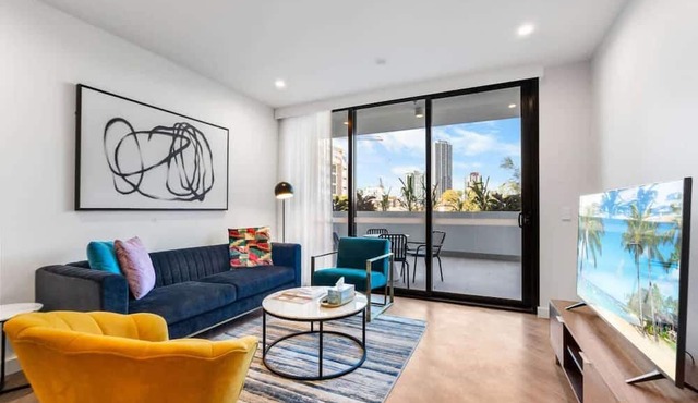 The Regal - Brand NEW LUX 2BR Terrace Pool & GYM in Southport