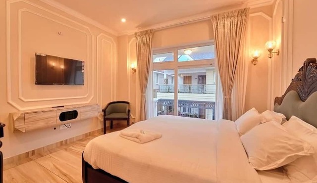KING PALACE BY VOYE HOMES