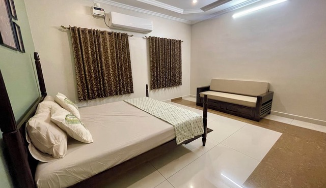 Charming 4-bedroom bungalow with WiFi and AC in Tirupati