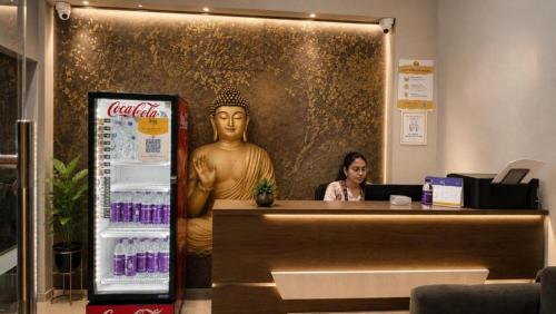 Hotel Rise Grand Kukatpally Near Hitex Exhibition Center & Nexus Mall, Yashoda Hospital